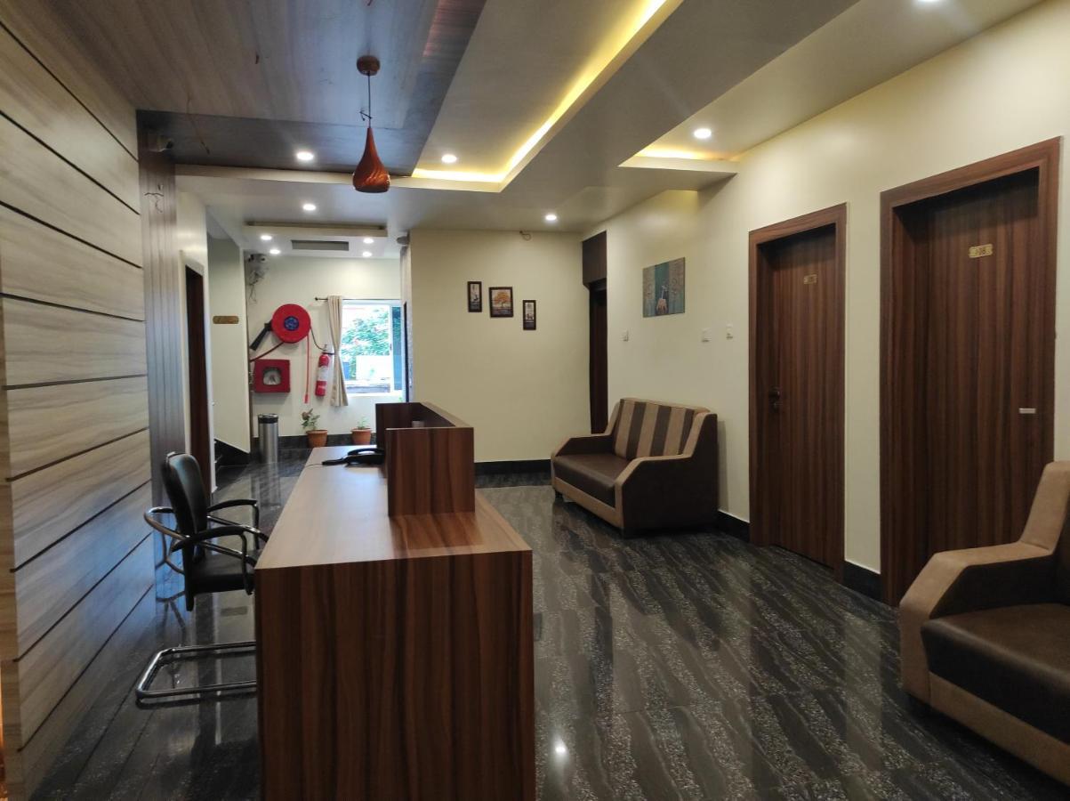 Hotel Paradise - Biswanath Chariali Bishnath Exterior photo